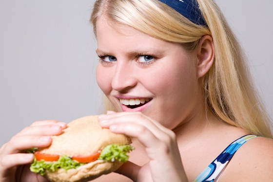 Lidé s nadváhou se asto vymlouvají na rodinné dispozice (ilustraní snímek)