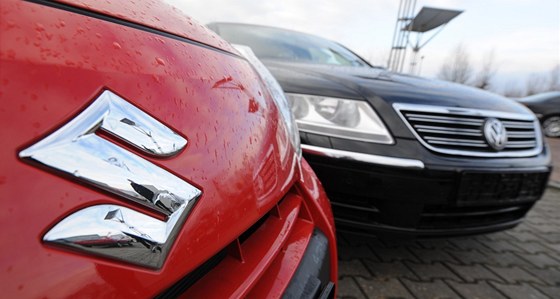 Japonská automobilka Suzuki hodlá odkoupit od Volkswagenu jeho ptinový podíl.