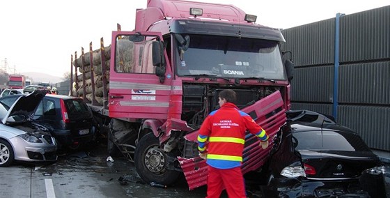 Hromadná nehoda u Hrádku mezi Tincem a Jablunkovem (11.11. 2011)