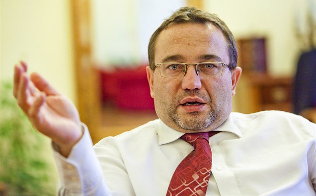 Ministr �kolství Josef Dobe� (VV) p�i rozhovoru pro iDNES.cz.