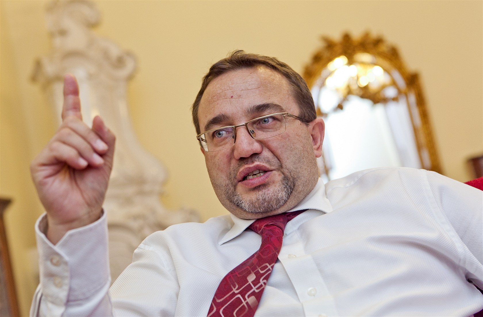 Ministr �kolství Josef Dobe� podle �SSD l�e ohledn� dopisu od EU k problém�m s dotacemi.