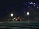 Lewis Hamilton na trati v hlavním mst Spojených arabských emirát Abú Zabí. 