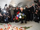 Prezident Vclav Klaus pi kladen kvtin na Nrodn td (17. listopad 2011)