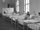 Pacientský pokoj v 50.letech 20.století.