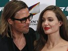 Brad Pitt a Angelina Jolie na premiée filmu Moneyball v Japonsku