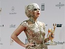 Lady Gaga na pedávání nmeckých mediálních cen Bambi. Klobouk tentokrát...