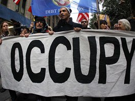 Hnutí Okupujte Wall Street vzniklo v polovin záí v New Yorku. Lidé chtjí,...