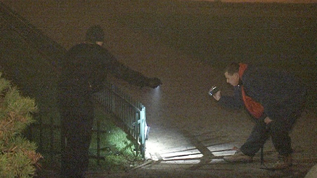 Policie v parku na ikov, kde se mu nabodl hrudnkem na pltek