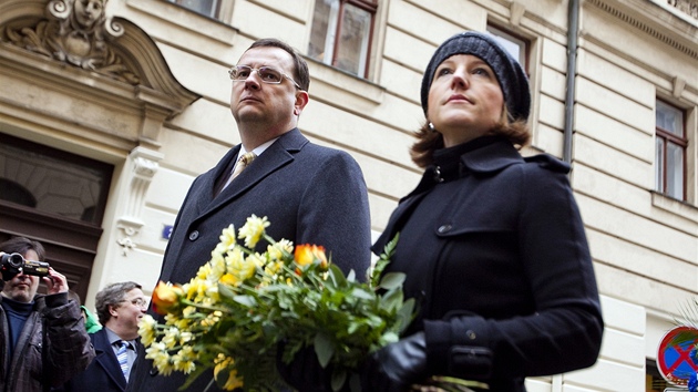 Premir Petr Neas a vicepremirka Karolna Peake u prask Hlvkovy koleje (17. listopad 2011)