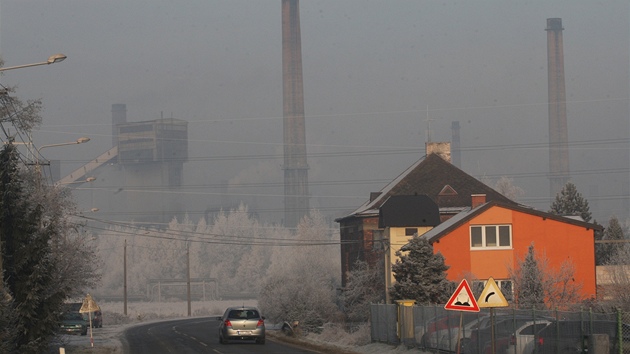 Koncentrace polétavého prachu místy a tynásobn pekrauje povolené limity,