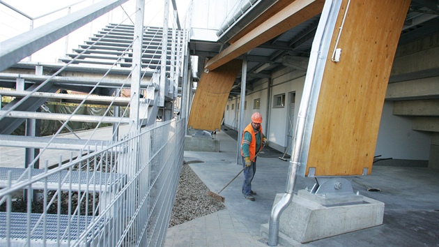 Jiínský zimní stadion tsn ped otevením pod novou stechou