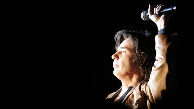 Francouzská legenda elektronické hudby Jean Michel Jarre. Ilustraní snímek