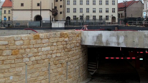 �ást parkovacího domu v Mladé Boleslavi je u� otev�ena.