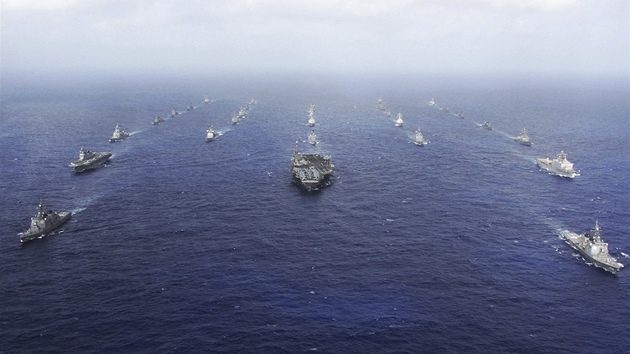 Americké vojenské cvi�ení v Tichém oceánu