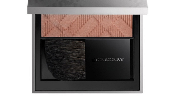 Tváenka Glow Blush v pirozených odstínech, Burberry Beauty.