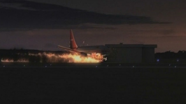 Náraz při nehodě letu USAir 1493 na letišti v Los Angeles .