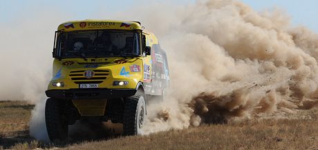 NA DAKAR. Pilot Ale Loprais vyrazil k dalímu startu ve slavné Rallye Dakar.