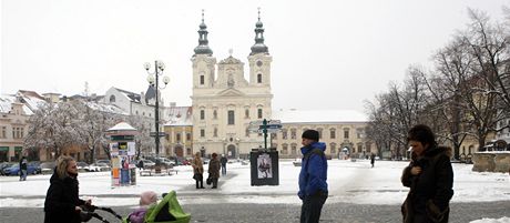 Uherské Hradit (na snímku místní námstí) se snaí odvrátit hrozbu, e se od nj odtrhne mstská ást Jaroov.