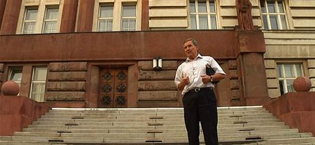 Michal Daniovi, velitel zásahu na praské Národní tíd 17. listopadu 1989 (snímek je z dokumentu JUDr. Michal Daniovi)