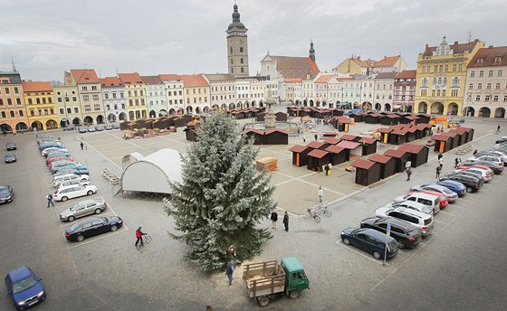 Vánoní strom na eskobudjovické námstí Pemysla Otakara II.