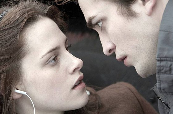 Z filmu Stmívání - Kristen Stewartová a Robert Pattinson