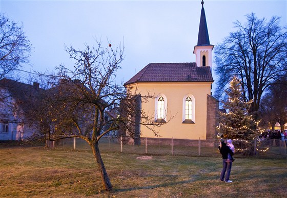 Rozsvcení vánoního stromku v Topoli na Chrudimsku