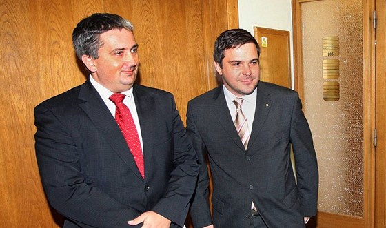 Petr Hulinský a Karel Bezina z SSD budou dál vyjednávat o moné koalici na praském magistrát.