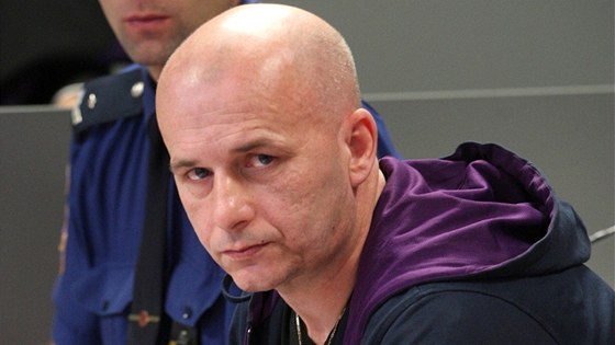 Petr Venský u olomouckého krajského soudu, který ho poslal za vradu dalího uniovského podnikatele do vzení na dvanáct let.
