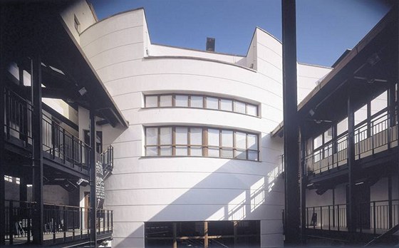 Architekt Karel Hubáek se podílel i na návrhu brnnského Divadla Husa na...