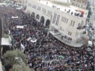 Demonstrace proti reimu syrského prezidenta Baára Asada se u msíce konají