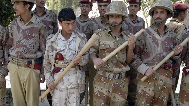 Jementí vojáci vrní prezidentu Sálihovi (21. listopadu 2011)