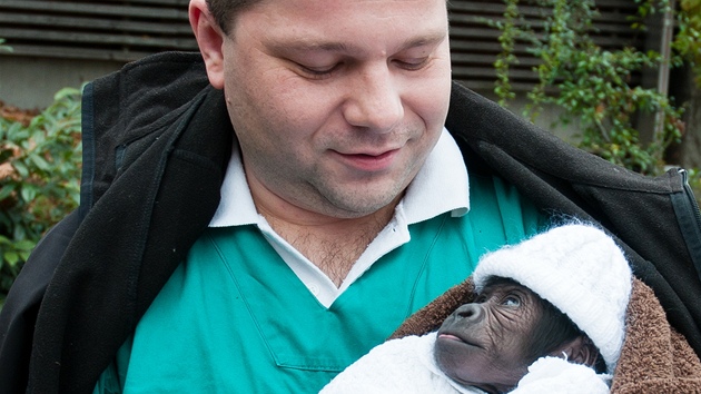 Maminka Bikira mlád� odmítla, na týden se ho proto ujal Miroslav Hmirák.