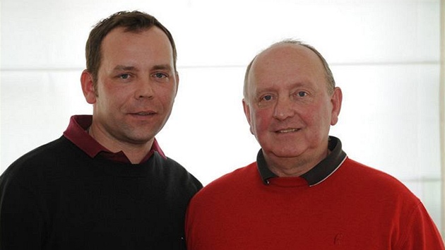 Dva mu�i stejného jména Karel Skopový - otec a syn, oba golfoví profesionálové.