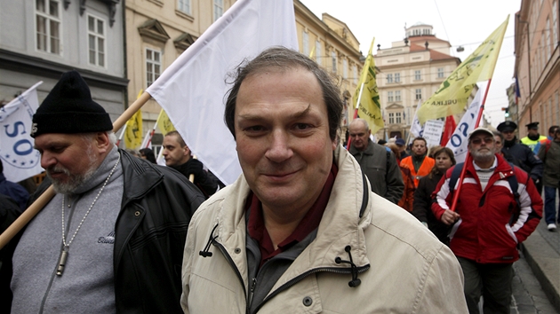 Jaroslav Peja na odboráské demonstraci proti vlád a korupci, která zaala na