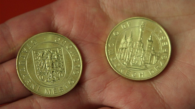 Lokální olomoucké platidlo, mince pojmenované "drgrele", má hodnotu 40 korun.