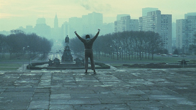 Z filmu Rocky (1976): jedna z nejikoniitjích scén, kterou doprovází hudba...