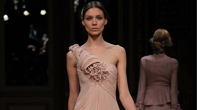 A la antick bohyn, Georges Hobeika Couture