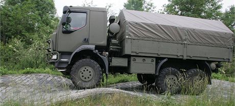 Tém polovinu vývozu tvoí nákladní automobily Tatra pro saúdskoarabskou armádu (ilustraní foto)