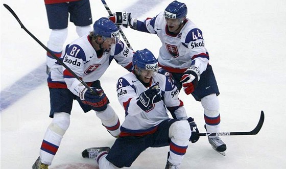 Podobnou radost slovenských hokejist v zápase s Ruskem eká málokdo