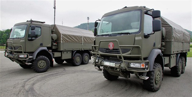 Armádní v�z Tatra T-810