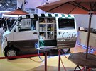 Elektrické mitsubishi jako pojízdná kavárna