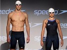 NOVÝ MODEL. Amerití plavci Michael Phelps a Natalie Coughlinová pedstavují