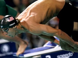 PLAVECK KRL. Michael Phelps si od novch plavek slibuje dal rekordy.