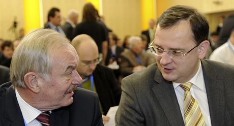 Mstopedseda Sentu Pemysl Sobotka (vlevo) a premir Petr Neas.