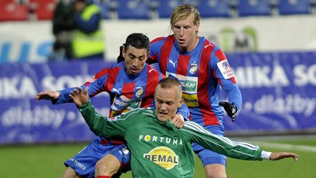 Martin Kraus (vpedu) jet v dresu Bohemians 1905