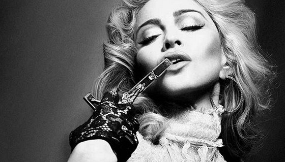 Madonna na stylizovaných fotografiích