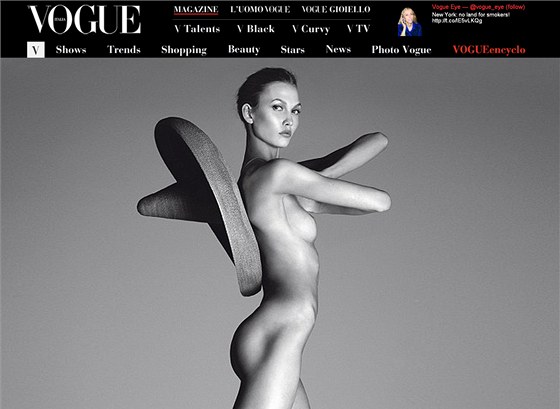 Karlie Klossová pózovala pro italské vydání magazínu Vogue (prosinec 2011).