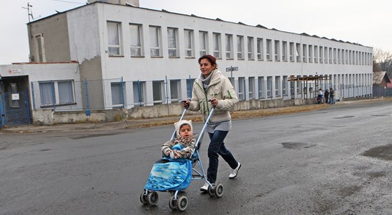 V ubytovně v Orlové-Porubě bydlí hlavně matky s dětmi. Lidé ale mají strach, že