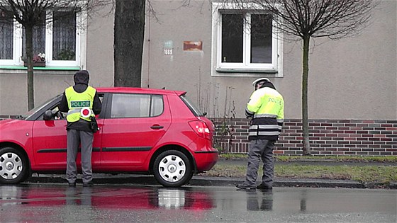 Pi kontrole policisté vyadují osvdení o registraci vozidla, lidov "malý techniák".