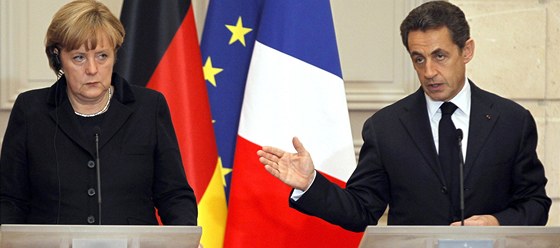 Nmecká kancléka Angela Merkelová a francouzský prezident Nicolas Sarkozy na